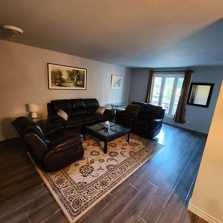 Entire 3 Bedroom House In Elliot Lake Екстериор снимка