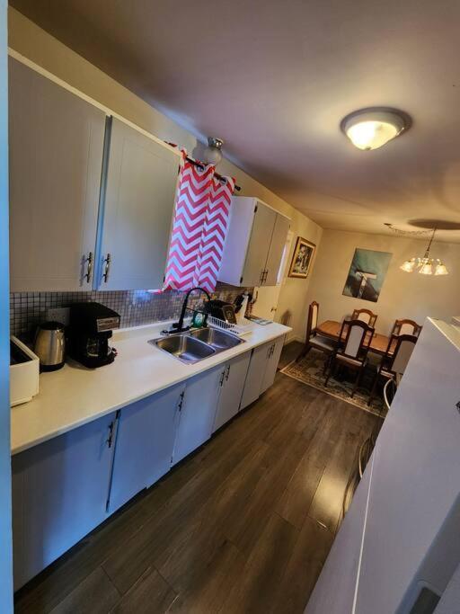 Entire 3 Bedroom House In Elliot Lake Екстериор снимка