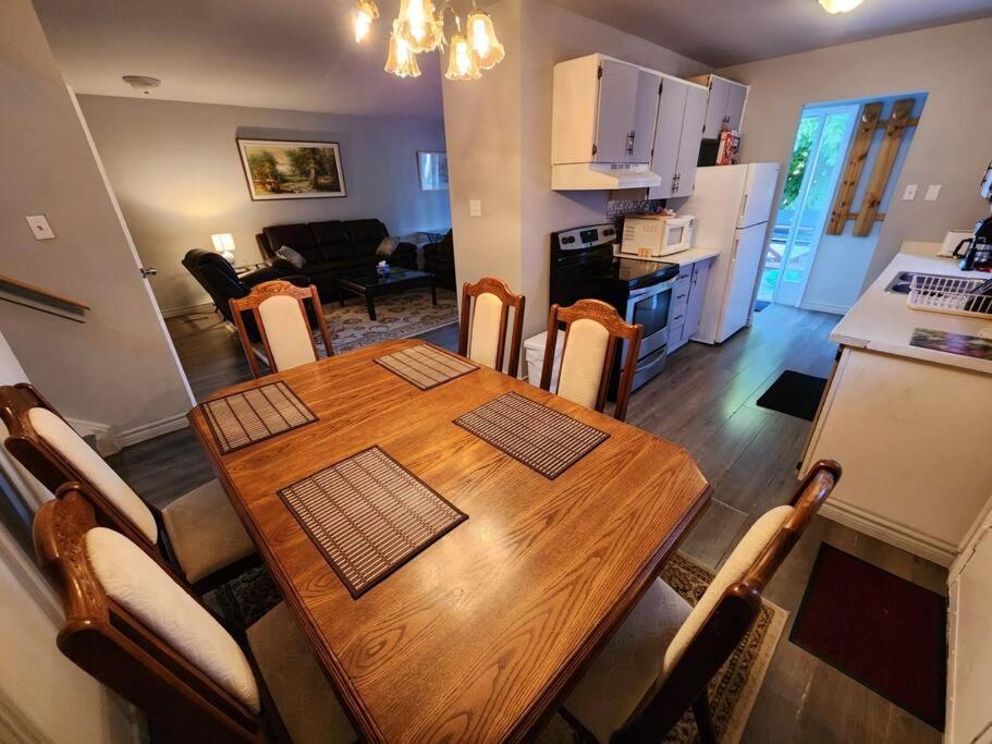 Entire 3 Bedroom House In Elliot Lake Екстериор снимка